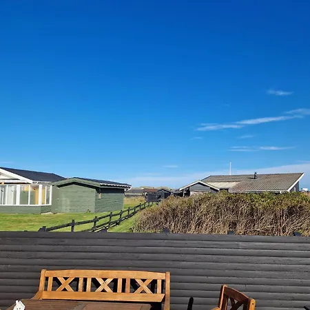 3 Bedroom Beautiful In Lokken Prázdninový dům *