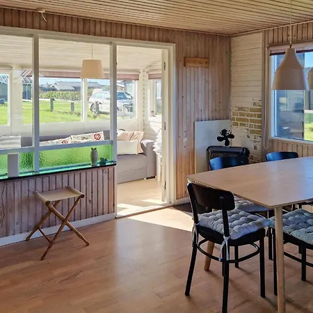 3 Bedroom Beautiful In Lokken Prázdninový dům Furreby