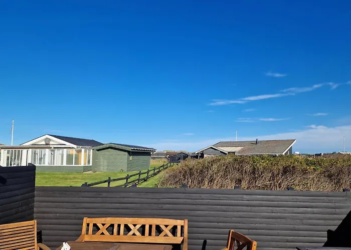 3 Bedroom Beautiful In Feriehus *