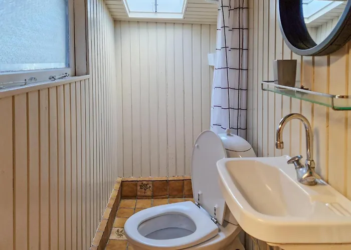 3 Bedroom Beautiful In Feriehus *